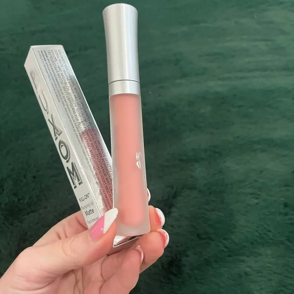 NEW Buxom Full On Plumping Matte Lip Creme in Catching Rays Soft Beige Nude